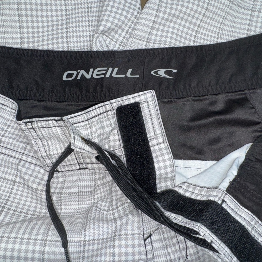 O'Neill Men's Gray and White Houndstooth Board Shorts Swim Trunks - Picture 3 of 4